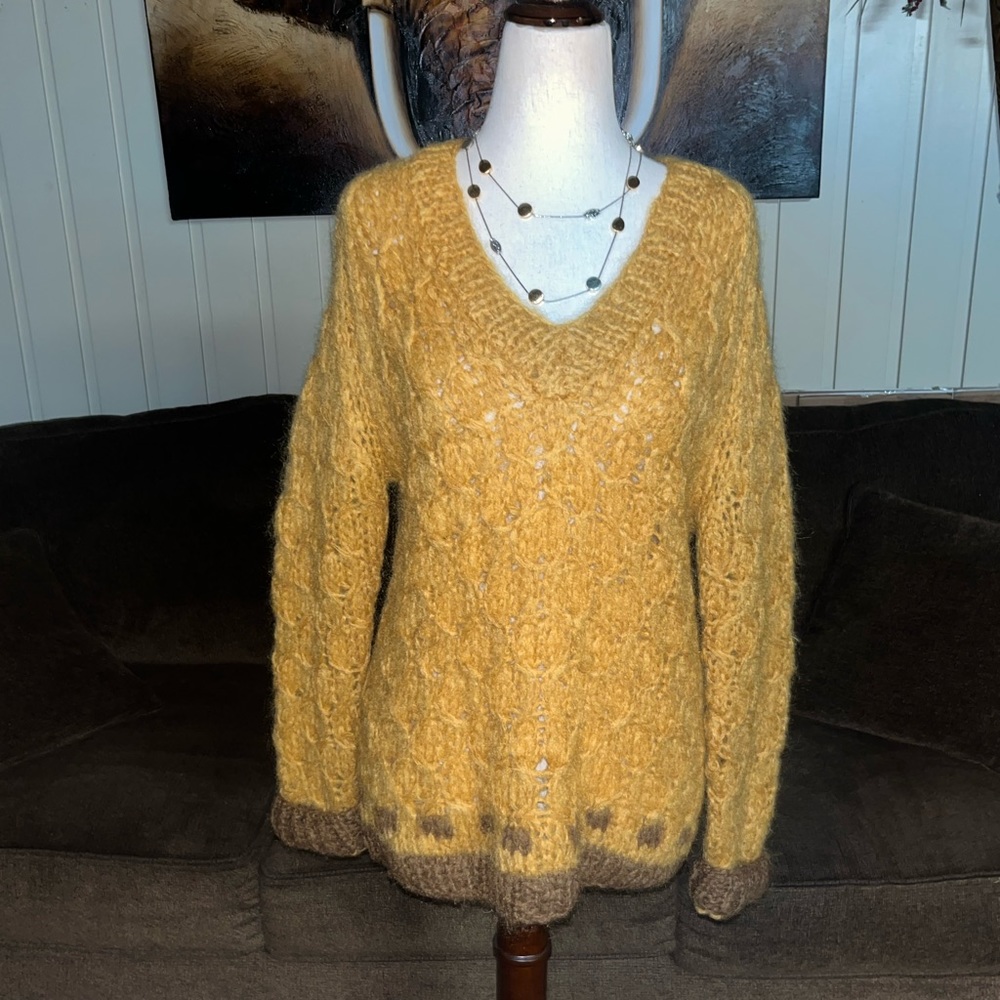 Glasgo Hand • Knitted • Wool • Gold • Women • Medium • Vtg • Sweater • Italy
